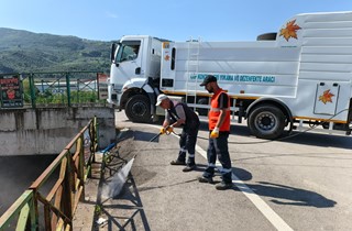Gemlik'te Bayram Sonrası Kapsamlı Temizlik